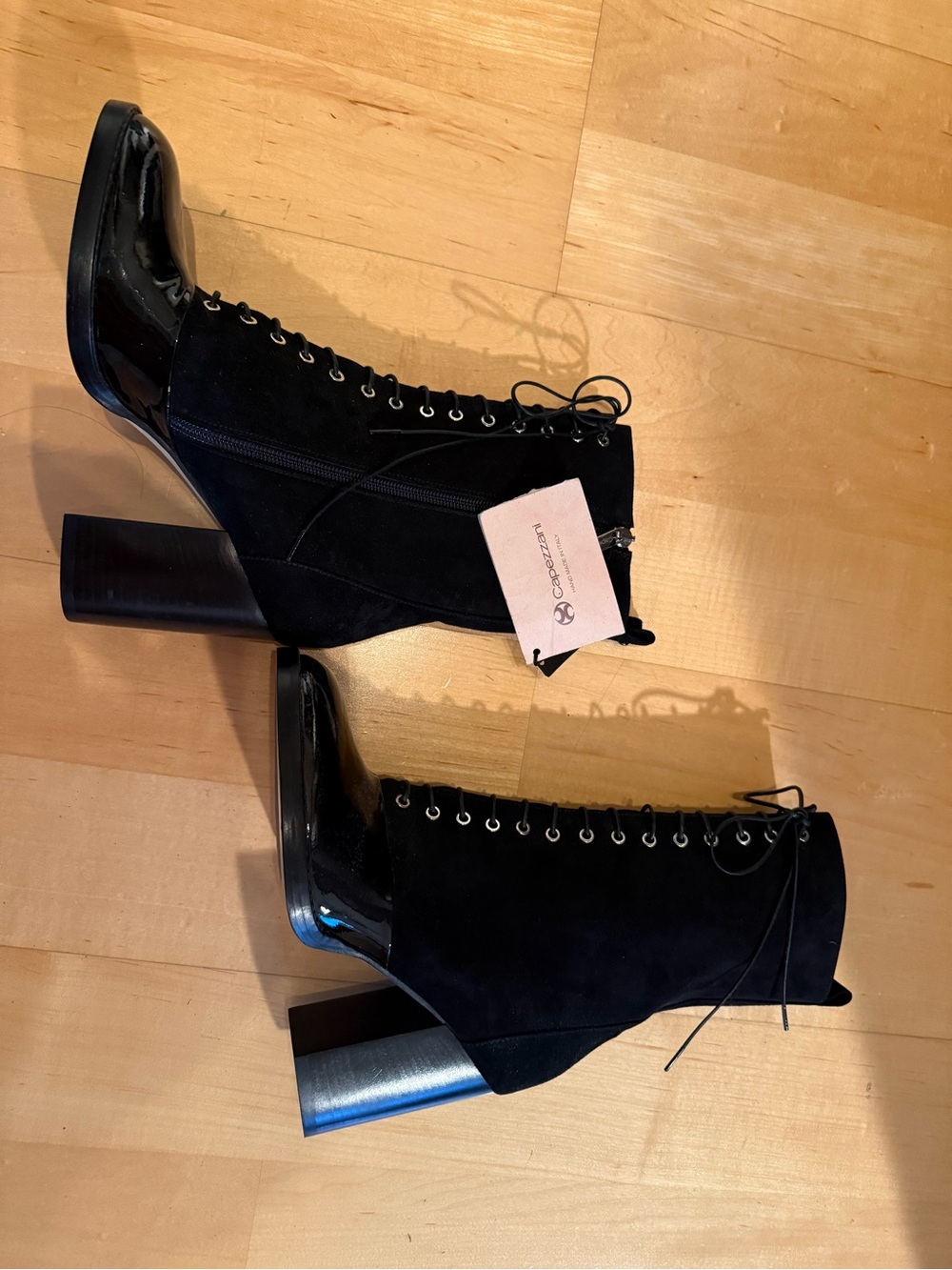 Capezzani Black Suede and patent leather Lace Up Block Heel Ankle Boots. Italy